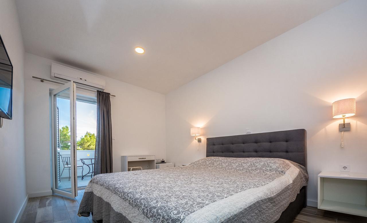 Rooms & Apartments Bruno Stobrec Exterior photo