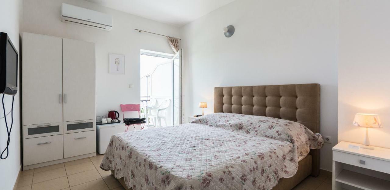 Rooms & Apartments Bruno Stobrec Exterior photo